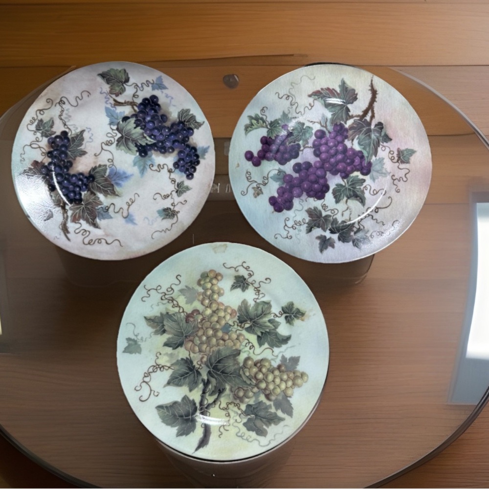 Decorative Plates with Grape Design
